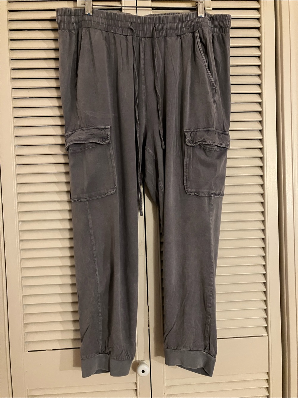 torrid size 2X (18-20) Gray Drawstring Cargo Jogger Pants